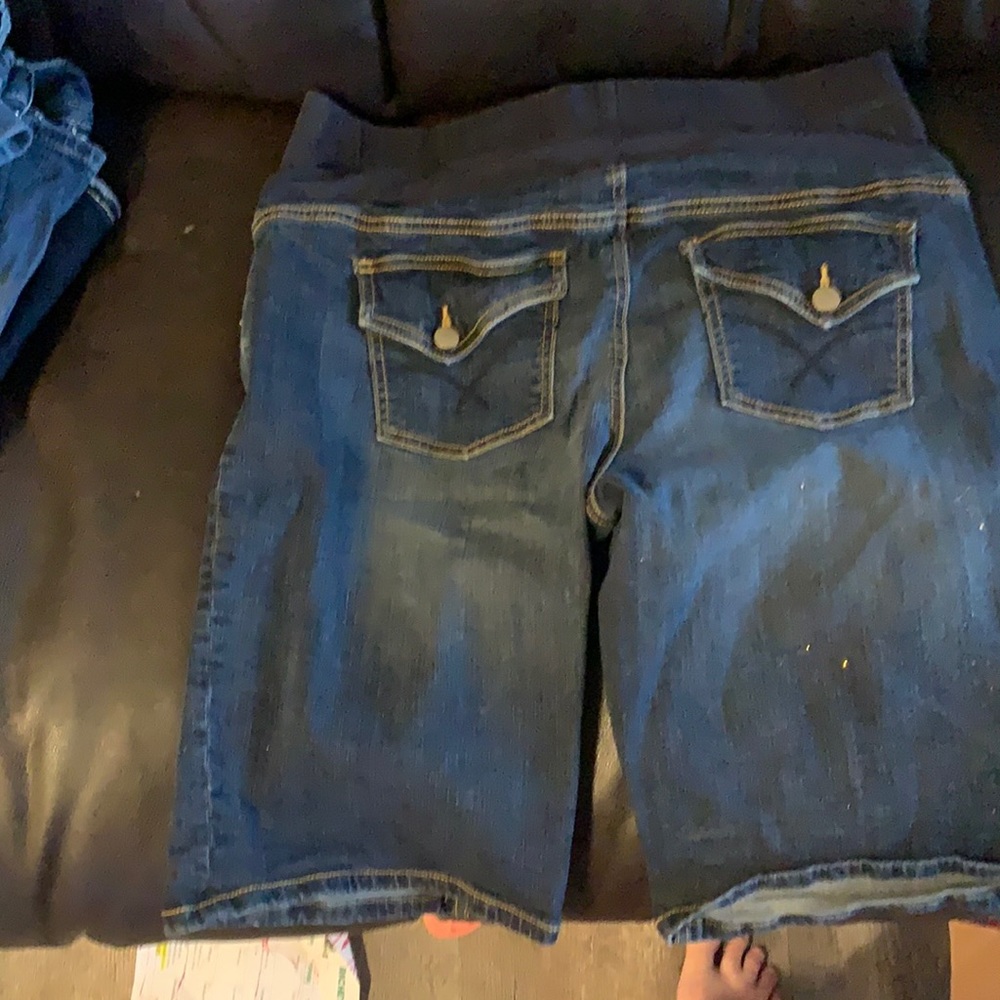 Maternity shorts